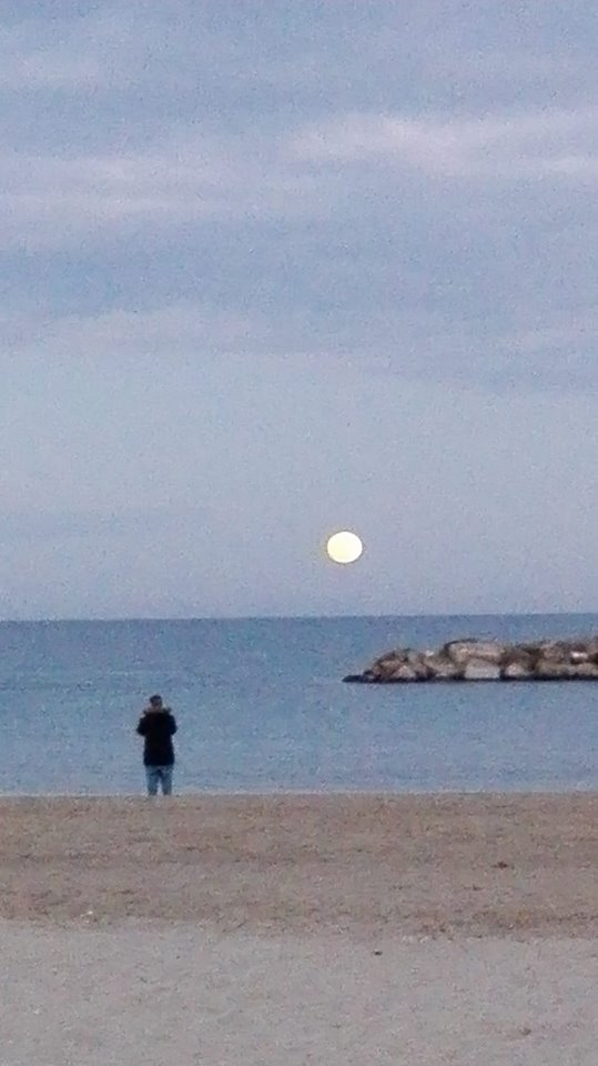 Omaggio alla luna – Poesie, frasi, citazioni, canzoni - Foto di Maria Letizia Del Zompo su Poesia alla luna